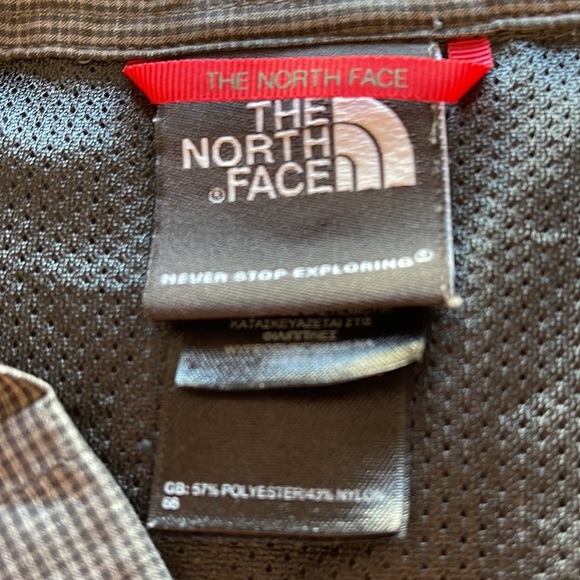 North Face Button Up - Picture 2 of 2